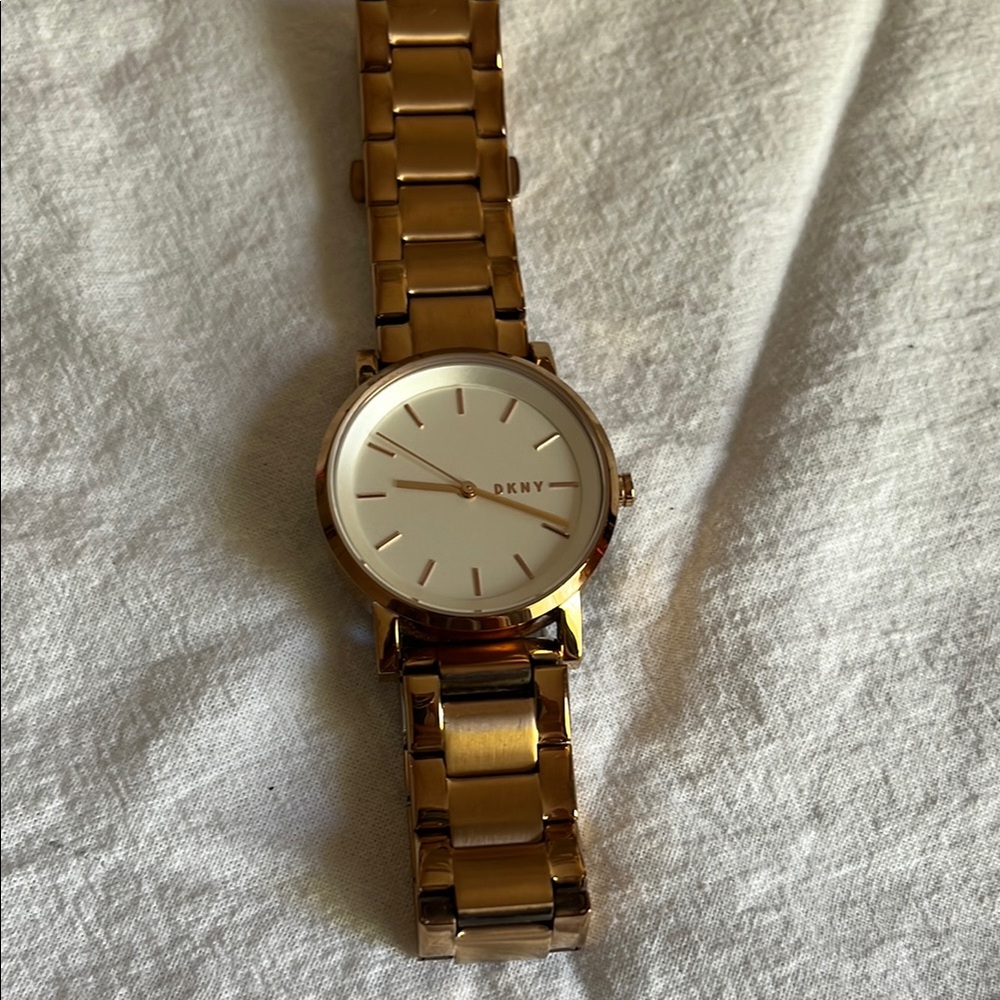 DKNY NY-2344 White Dial 5 ATM Rose gold S/S QUARTZ WOMEN'S WRIST WATCH ⌚️